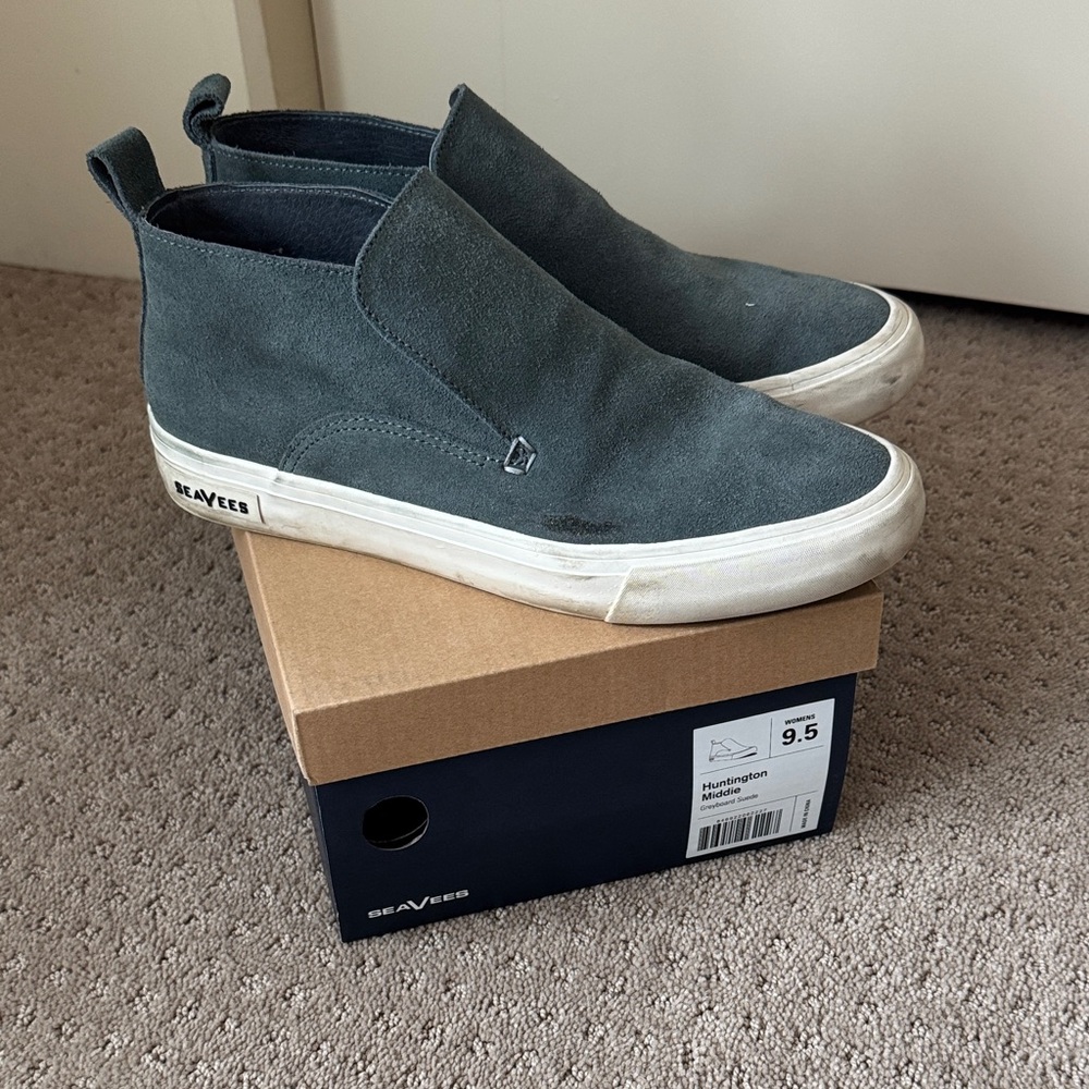 SeaVees Women’s  Grey Slip-On Sneakers Size 9.5